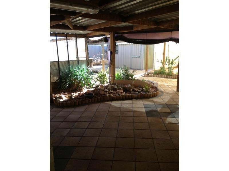 11 Wilaroo Street, Roxby Downs SA 5725