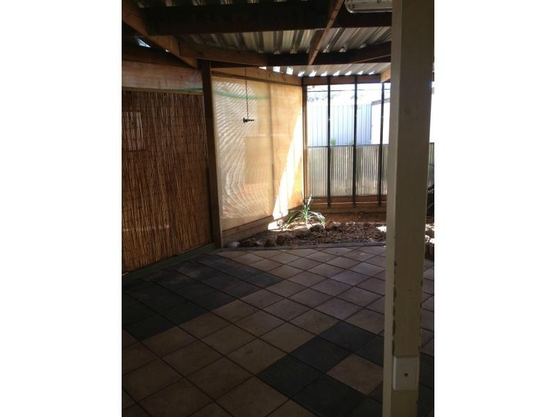 11 Wilaroo Street, Roxby Downs SA 5725