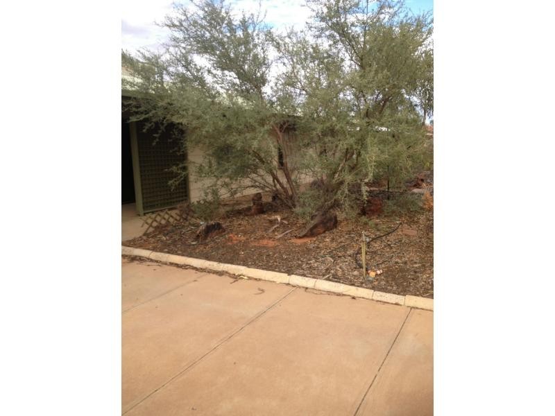 16 Axehead Road, Roxby Downs SA 5725