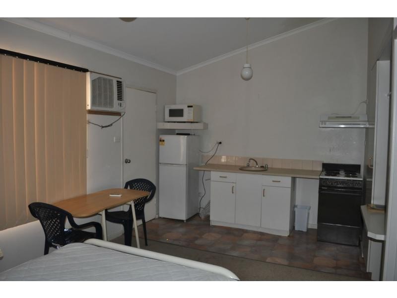 Unit 7/6-8 Kennebery Crescent, Roxby Downs SA 5725