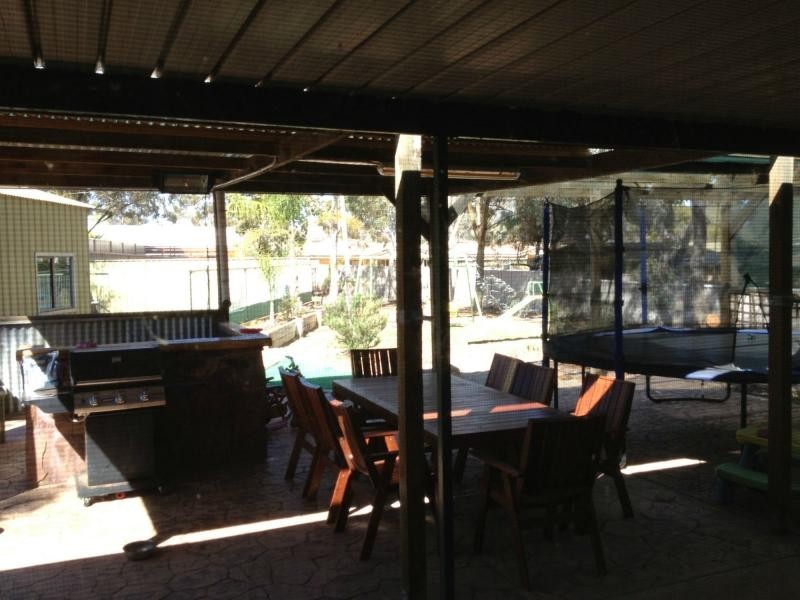 14 Mulgaria Crescent, Roxby Downs SA 5725