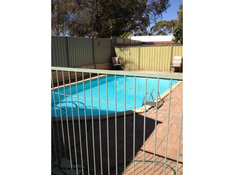 14 Mulgaria Crescent, Roxby Downs SA 5725