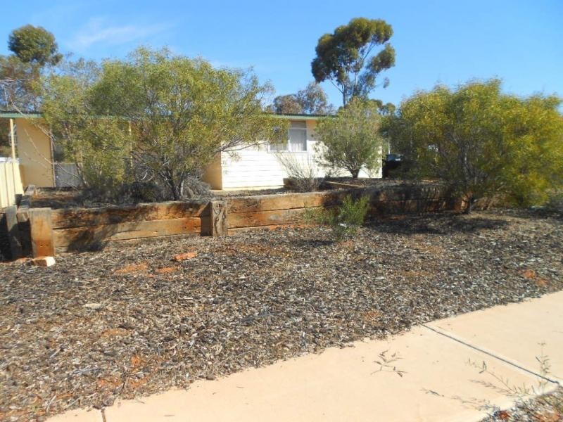 88 Axehead Road, Roxby Downs SA 5725