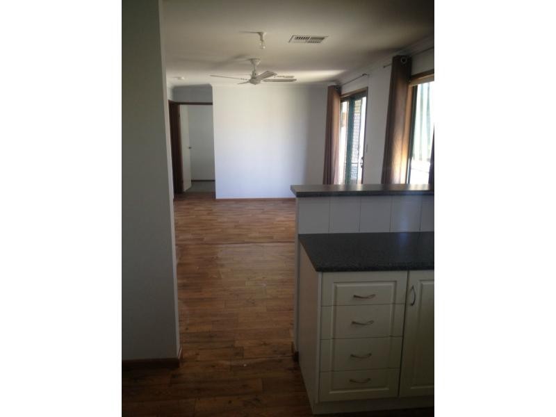 40 Tiliqua Crescent, Roxby Downs SA 5725