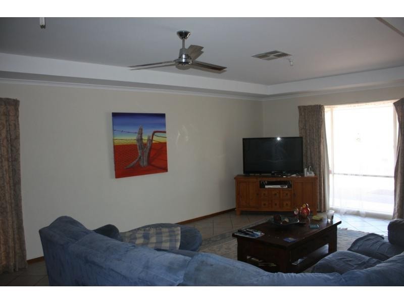 21 Planigale Drive, Roxby Downs SA 5725