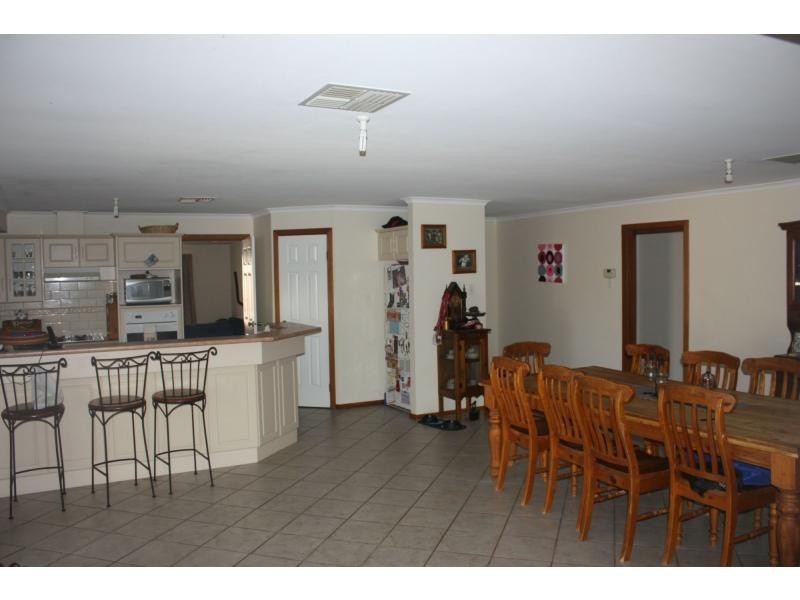 21 Planigale Drive, Roxby Downs SA 5725