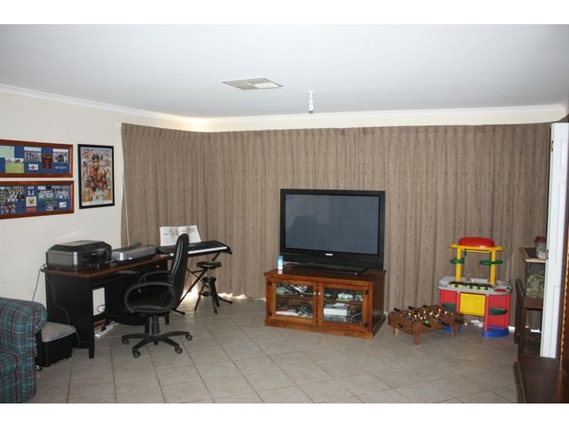 21 Planigale Drive, Roxby Downs SA 5725