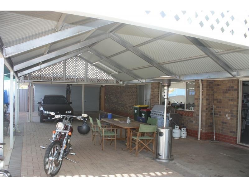21 Planigale Drive, Roxby Downs SA 5725