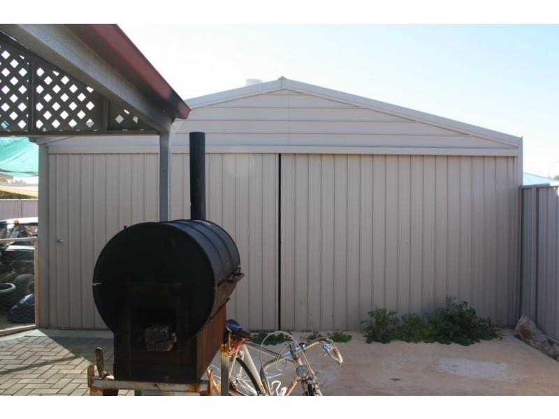 21 Planigale Drive, Roxby Downs SA 5725