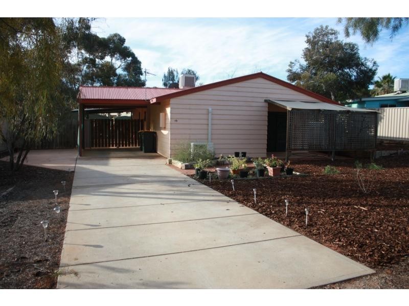 15 Mulgaria Crescent, Roxby Downs SA 5725