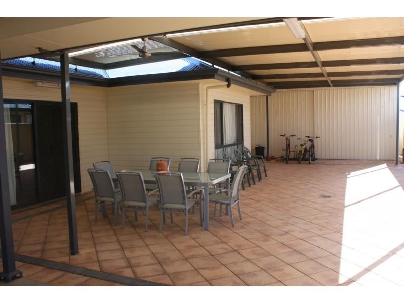 3 Maireana Circuit, Roxby Downs SA 5725