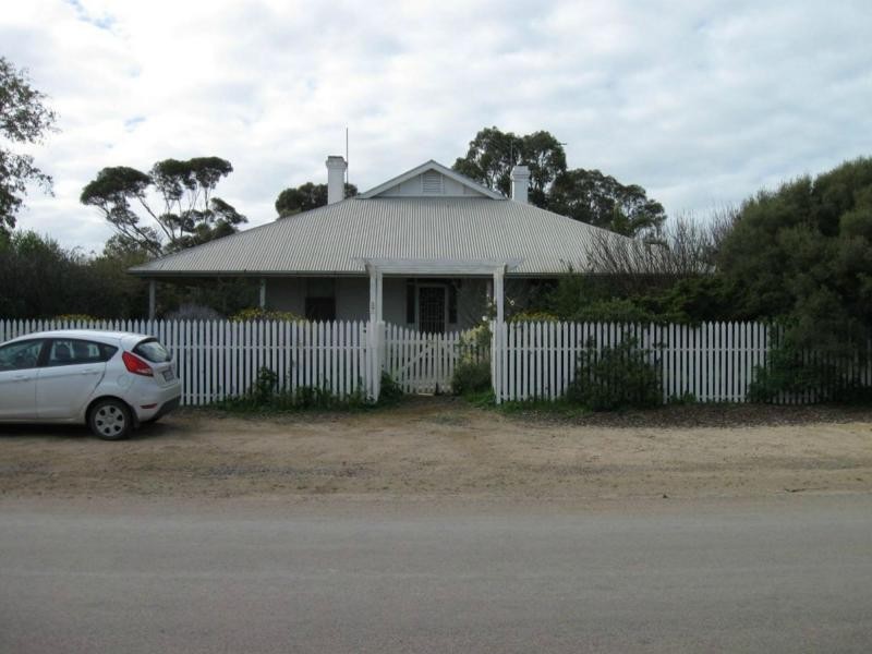 27 Elizabeth Road, Maitland SA 5573