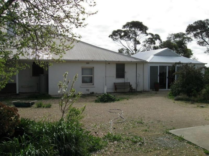 27 Elizabeth Road, Maitland SA 5573