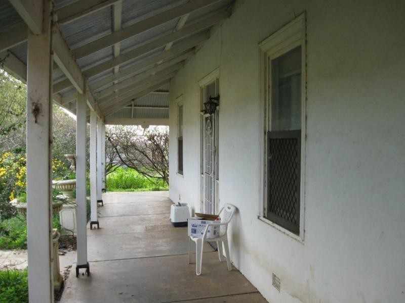 27 Elizabeth Road, Maitland SA 5573