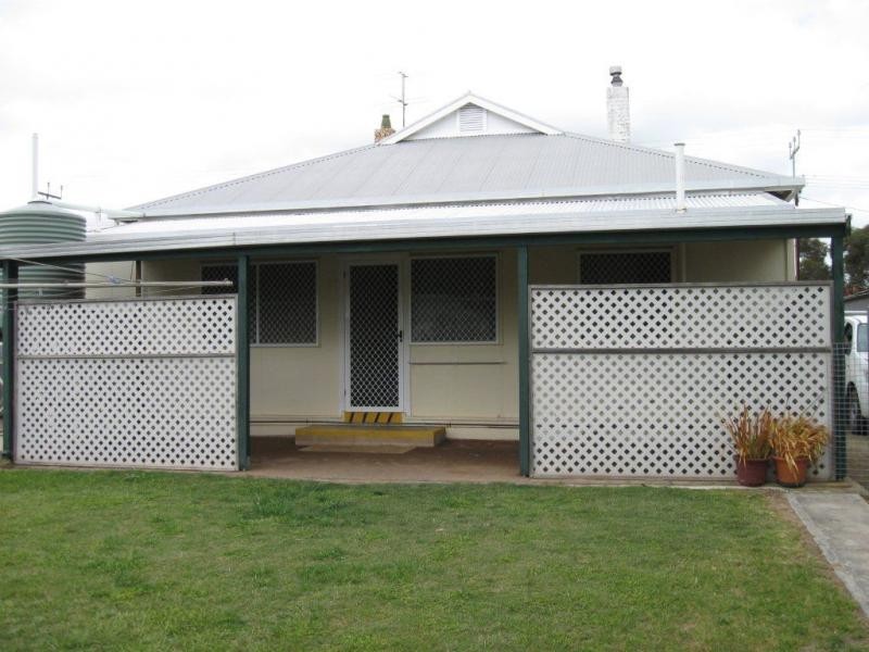 18 Caroline Street, Maitland SA 5573