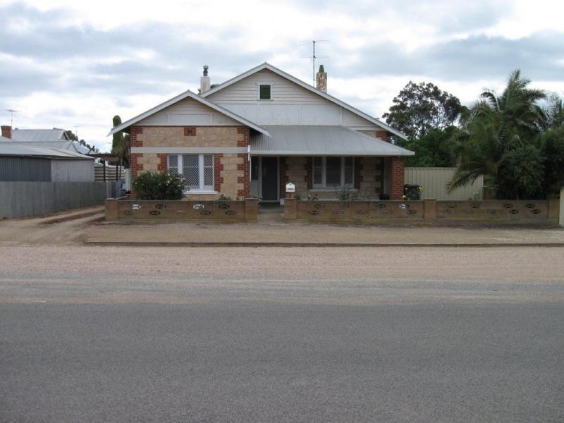 18 Caroline Street, Maitland SA 5573