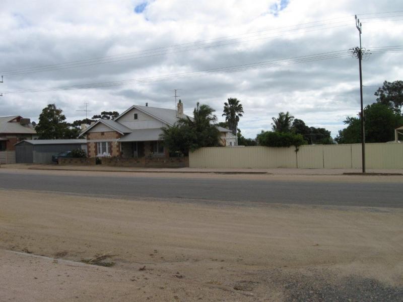 18 Caroline Street, Maitland SA 5573
