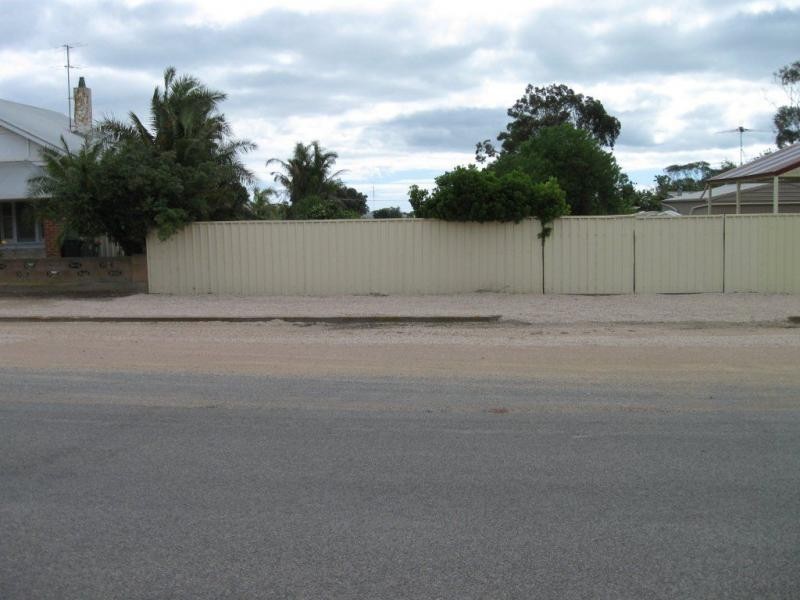 18 Caroline Street, Maitland SA 5573