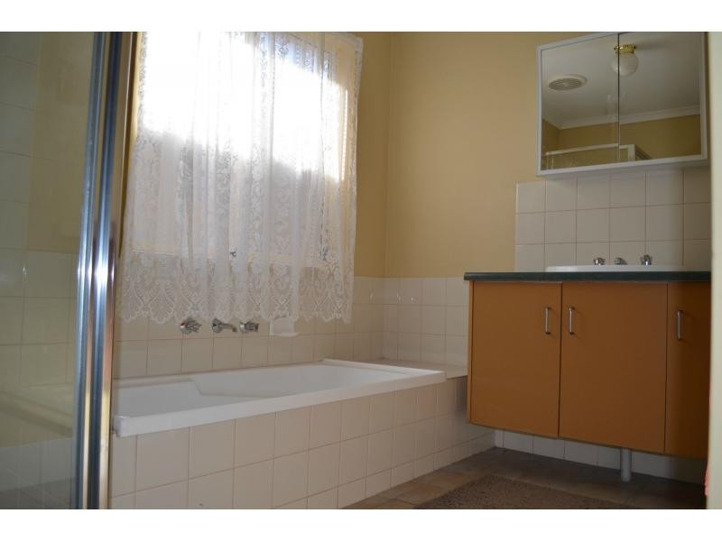 16 Melaleuca Court, Roxby Downs SA 5725