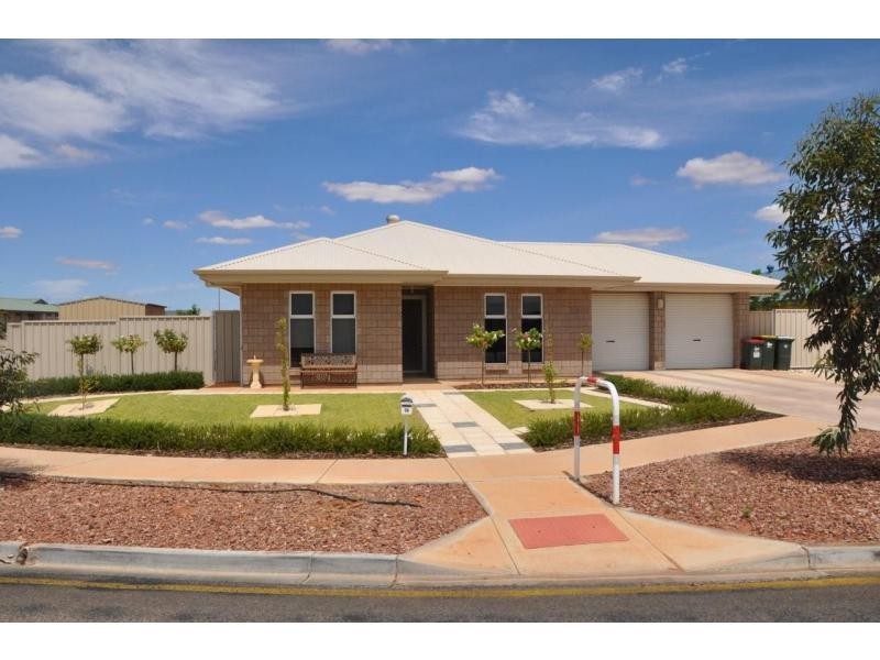 76 Tiliqua Crescent, Roxby Downs SA 5725