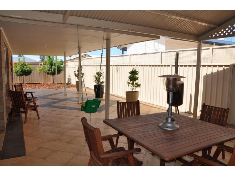 76 Tiliqua Crescent, Roxby Downs SA 5725