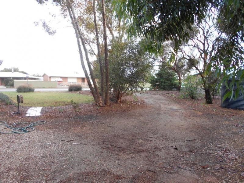2 Cronin Street, Jamestown SA 5491