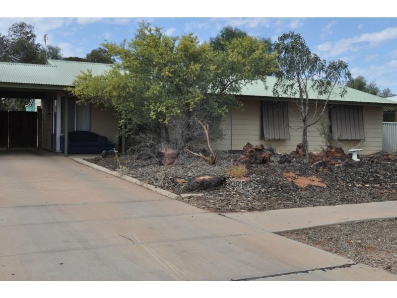 16 Axehead Road, Roxby Downs SA 5725