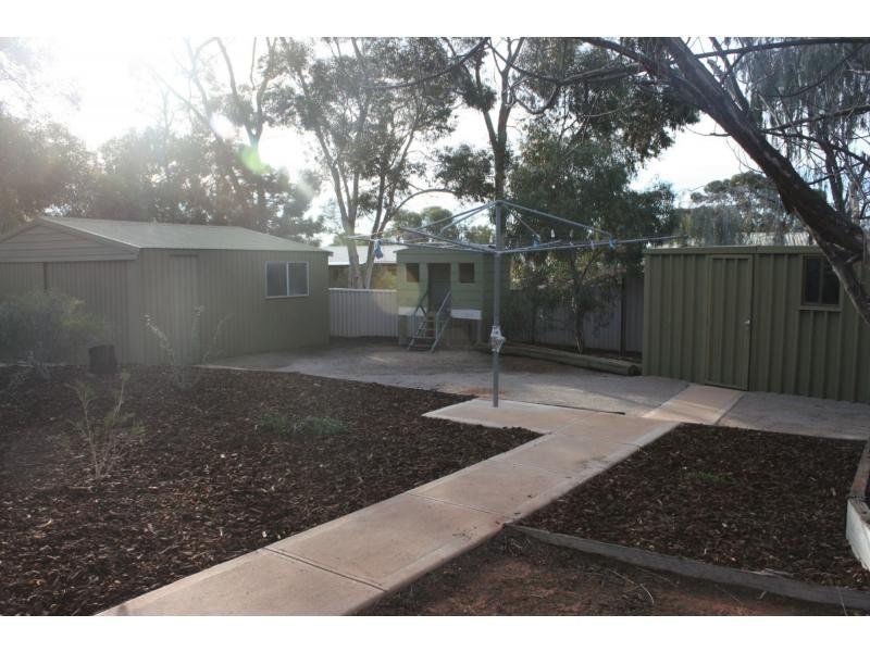 15 Mulgaria Crescent, Roxby Downs SA 5725