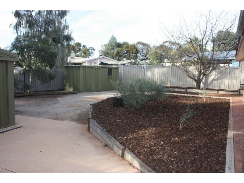 15 Mulgaria Crescent, Roxby Downs SA 5725