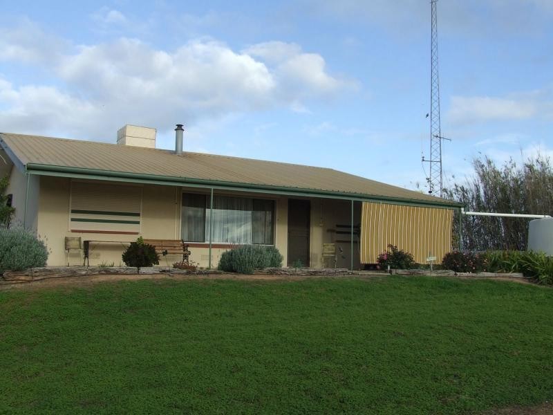 84 Upper Yorke Road, Port Broughton SA 5522