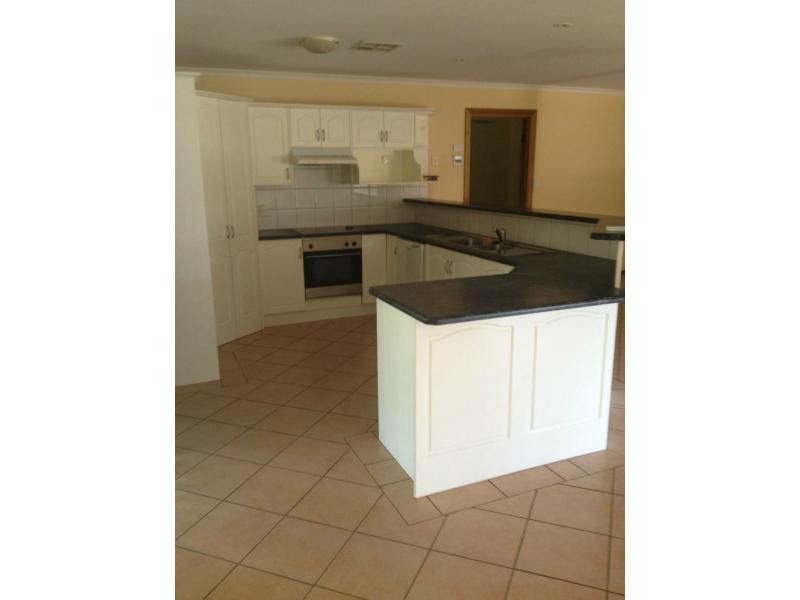 8 Cacatua Close, Roxby Downs SA 5725