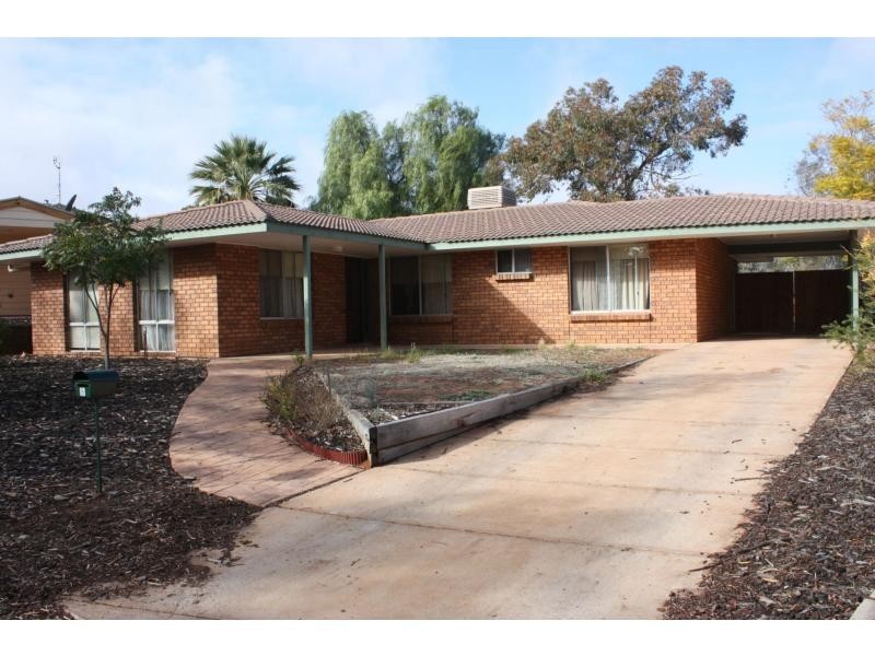 8 Blanche Court, Roxby Downs SA 5725