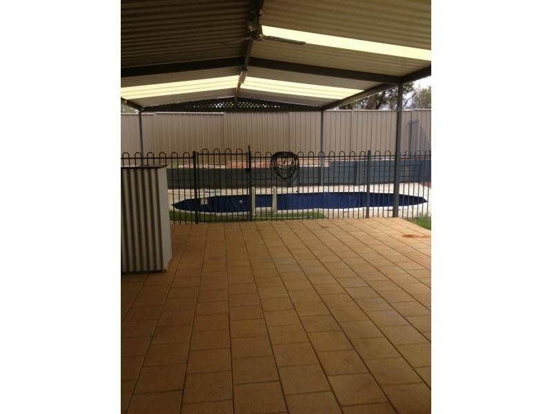 7 Blanche Court, Roxby Downs SA 5725