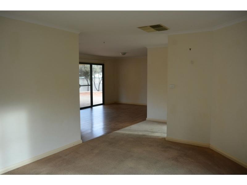 4 Emeroo Court, Roxby Downs SA 5725