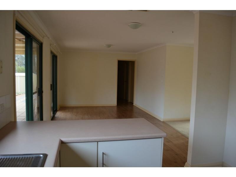 4 Emeroo Court, Roxby Downs SA 5725
