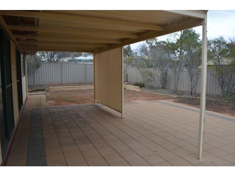 4 Emeroo Court, Roxby Downs SA 5725