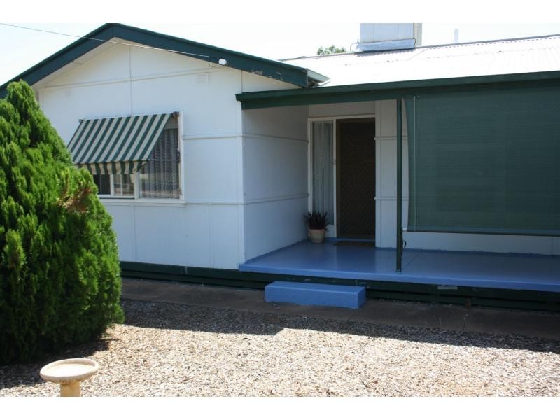 9 Flinders Street, Crystal Brook SA 5523