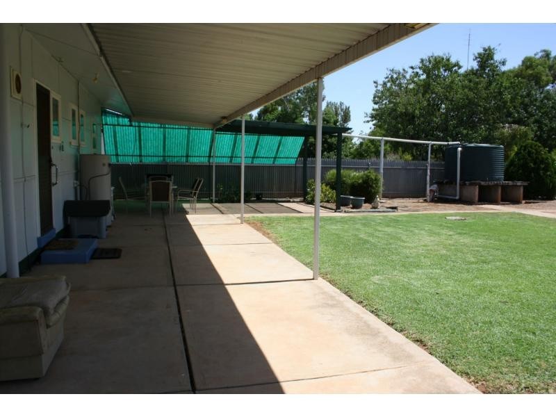 9 Flinders Street, Crystal Brook SA 5523