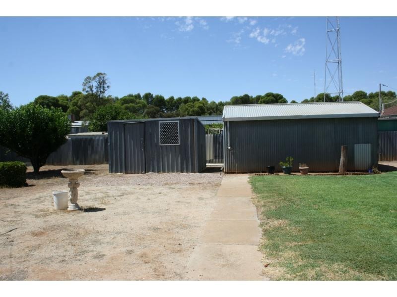 9 Flinders Street, Crystal Brook SA 5523