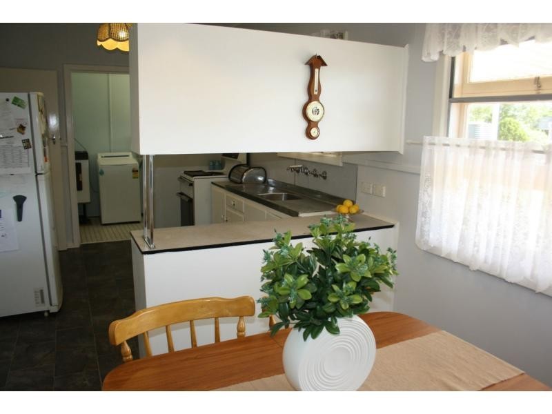 9 Flinders Street, Crystal Brook SA 5523