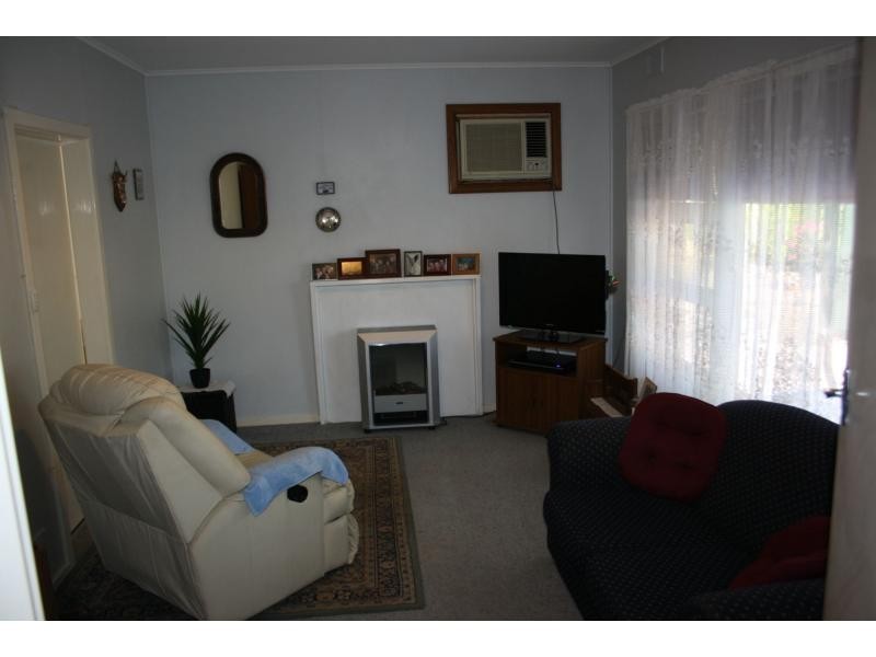 9 Flinders Street, Crystal Brook SA 5523