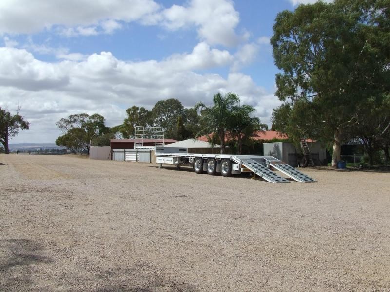 11 Bundock Parade, Laura SA 5480