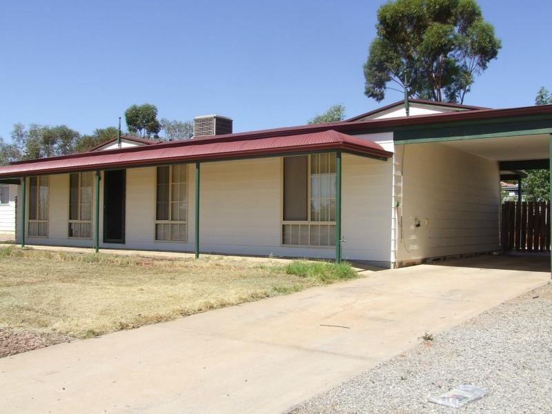 86 Axehead Road, Roxby Downs SA 5725