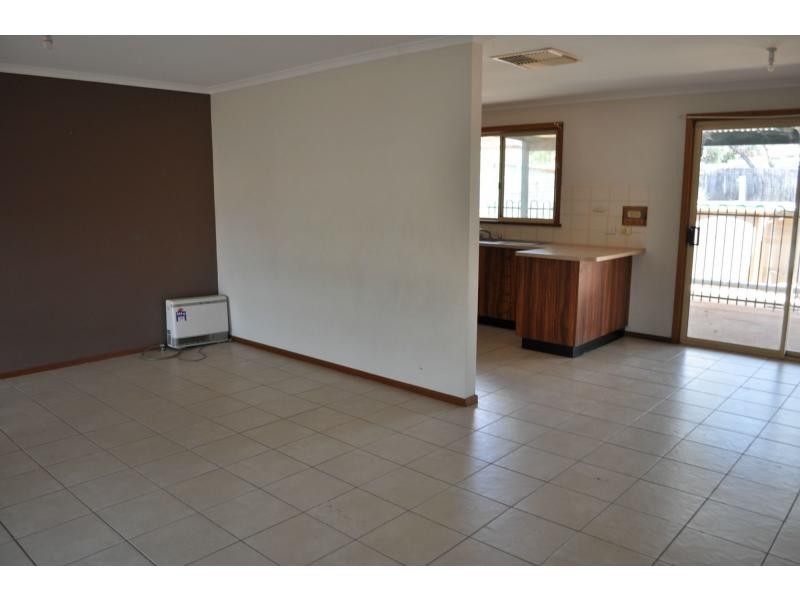 86 Axehead Road, Roxby Downs SA 5725