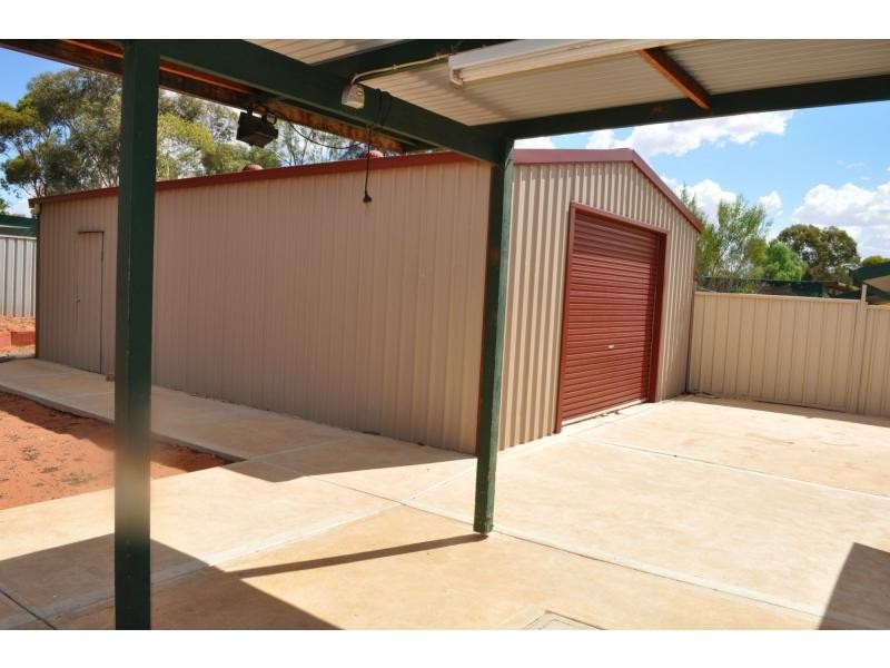 86 Axehead Road, Roxby Downs SA 5725