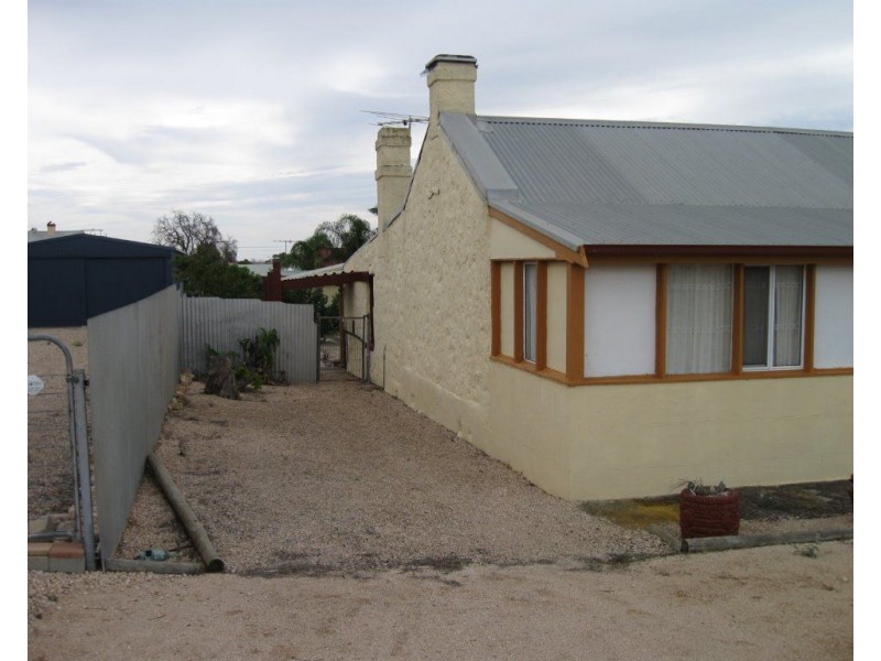 18 Wells Terrace, Price SA 5570