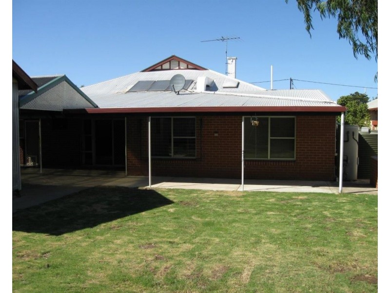 17 Samuel Street, Maitland SA 5573
