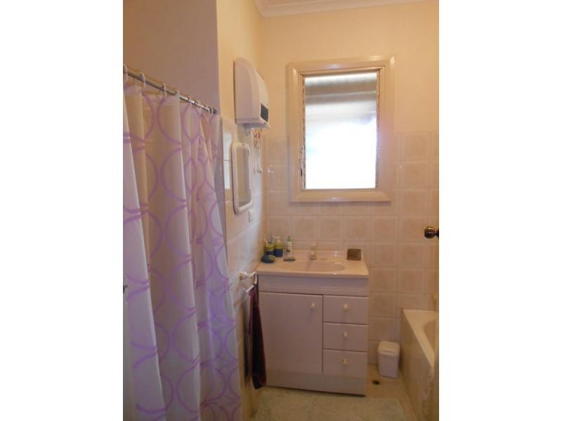 11 Dutton Street, Jamestown SA 5491