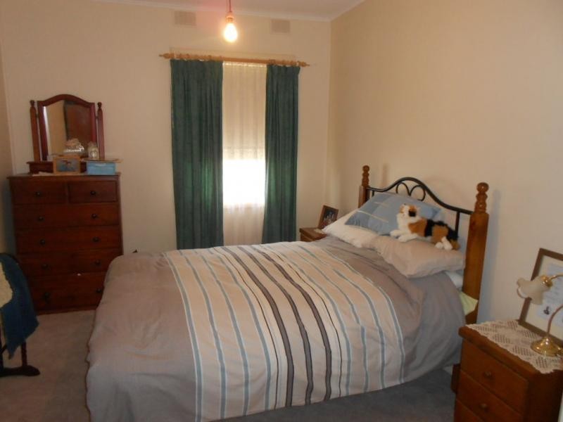 11 Dutton Street, Jamestown SA 5491