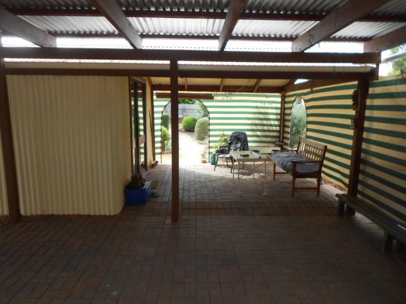 11 Dutton Street, Jamestown SA 5491